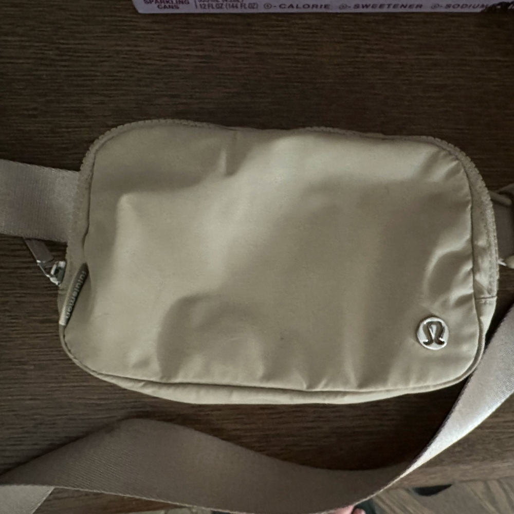 Lululemon crossbody/Fanny pack